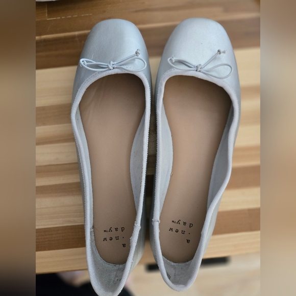A New Day Silver Matte Ballet Flats - Picture 1 of 6